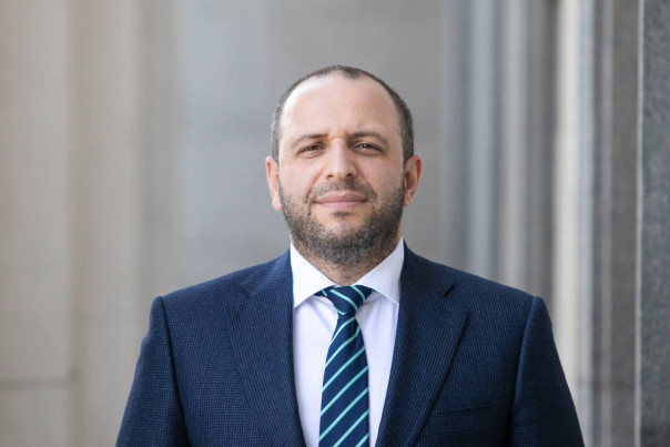 Зеленский собирается назначить новым министром обороны Украины Рустема Умерова — его кандидатуру должна одобрить Верховная Рада