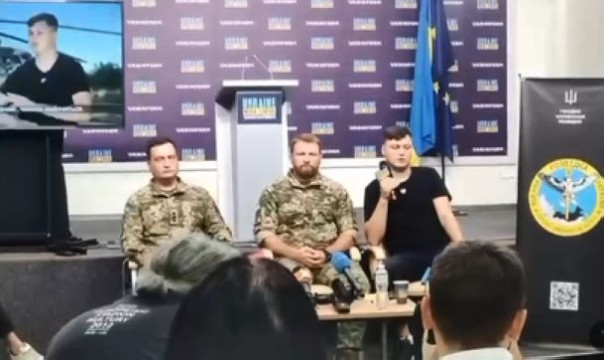 Летчик-предатель Максим Кузьминов уже вовсю раздает интервью украинской прессе.