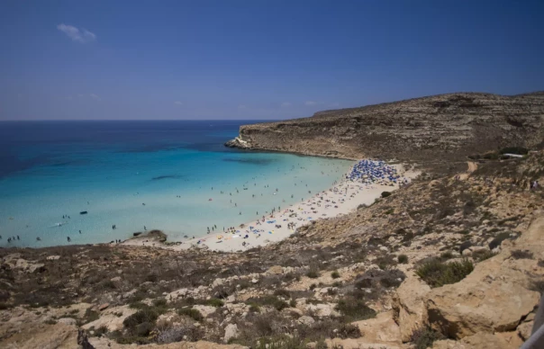 За сутки на Лампедузу прибыли более пяти тысяч мигрантов