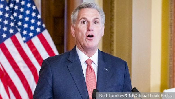 В США решили потребовать отчета от Зеленского за потраченные деньги