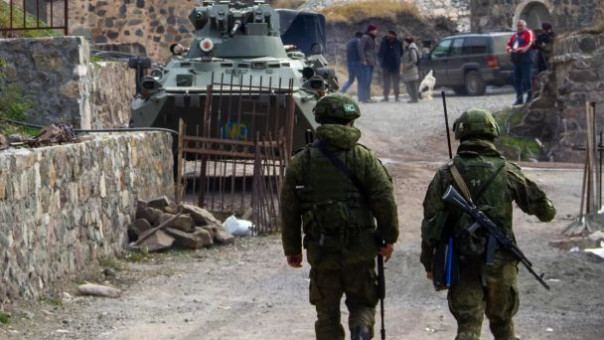 В Карабахе расстреляли машину российских миротворцев.