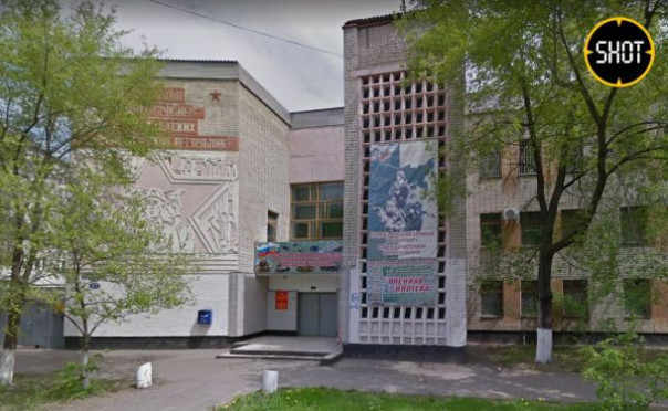 Вторая попытка поджога военкомата в Благовещенске за два дня. Неизвестный метнул в здание комиссариата два коктейля Молотова.