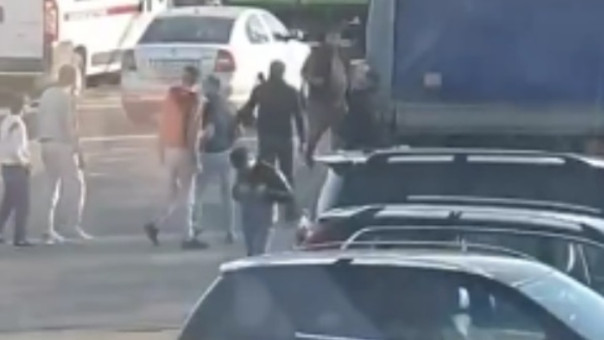 20 человек с пистолетами и топорами устроили кровавое побоище на уфимской оптовой базе.