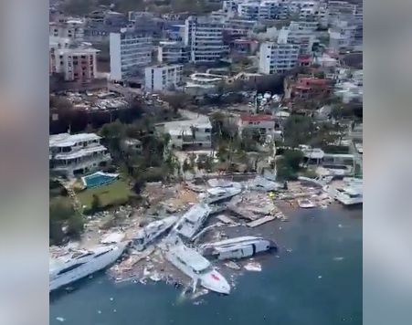 Сильнейший ураган Отис практически уничтожил мексиканский город Акапулько