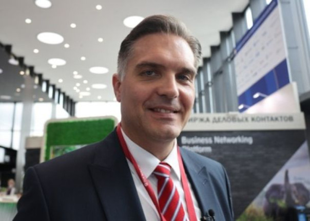 Что думают эксперты о решении США прекратить финансирование Украины?