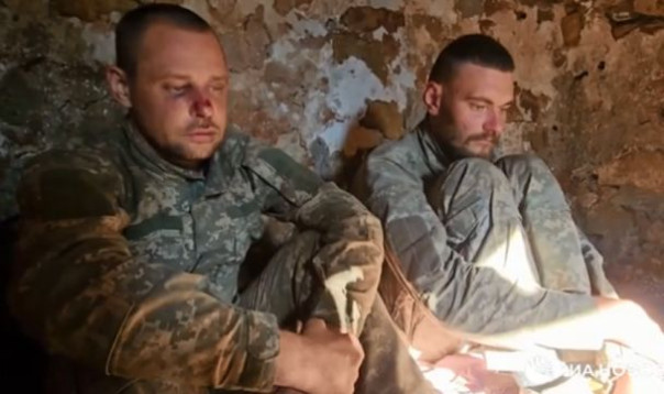 Приняли единственное правильное решение и сдались в плен