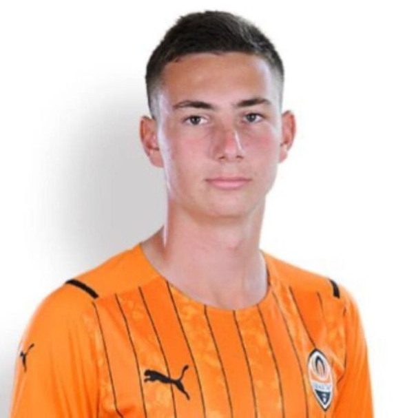 Украинский футболист "Шахтёра" Александр Роспутько сбежал в Россию и попросил политическое убежище.