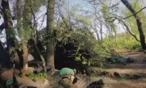 Гибель Героя: Российский боец при штурме блиндажа нацистами «Азова» подорвал себя и забрал с собой боевика