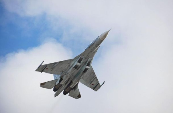 Над Черным морем наши истребители Су-27 не допустили нарушения границы разведчиком RC-135 и двумя истребителями "Тайфун" ВВС Великобритании