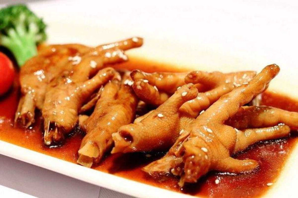 Птицеводческие компании Белгородской области за 2023 год поставили в Китай  8,5 тысяч тонн куриных лап