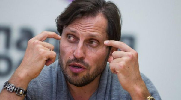 Уроженец Донецка комик Александр Ревва понял, что в России его бить не будут и начал легализовываться после ситуативной эмиграции