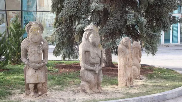 В Харькове пьяный мужчина зарубил топором Половецких баб