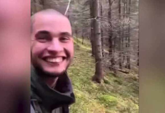 Двое украинцев, пересекших границу Украины, записали видео, где рассказали, как они рады