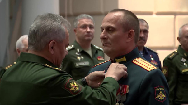 Министр обороны РФ Сергей Шойгу вручил высшие государственные награды и именное оружие участникам СВО