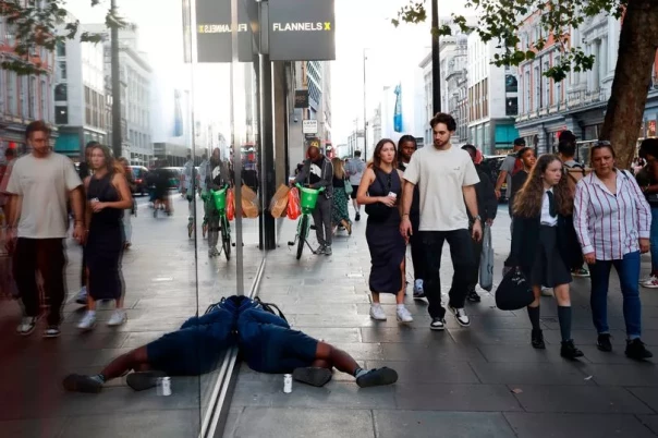 Лондонская Оксфорд-​стрит, самая оживленная туристическая улица Европы, превратилась в антиутопический кошмар