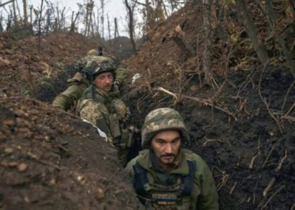 Украинский журналист Бутусов: фронт трещит, проблемы очень большие