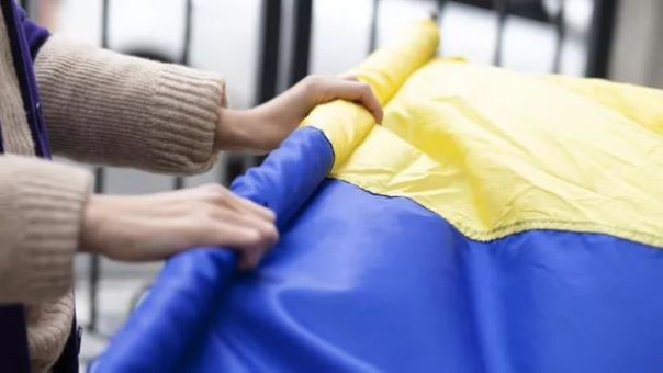 Украины нет. Создать её может только Россия