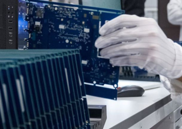 В России запускают в работу крупнейший завод по производству компьютерной техники