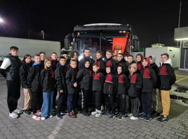 В Ужгороде военкомы «мобилизовали» водителя автобуса с молодыми спортсменами — мужчину отправили в учебный центр прямо из хостела