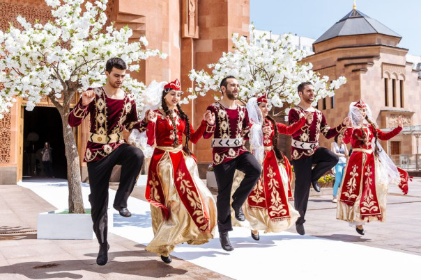 Азербайджан культивирует армян Карабаха