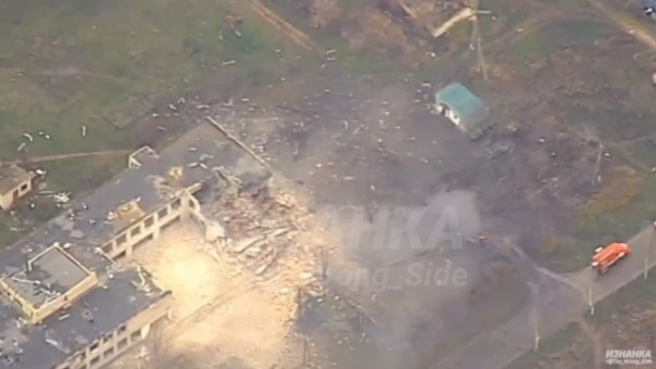 "Сложились даже подвалы": появилось видео удара по штабу, рядом с тем местом, где недавно накрыли построение 128 бригады.
