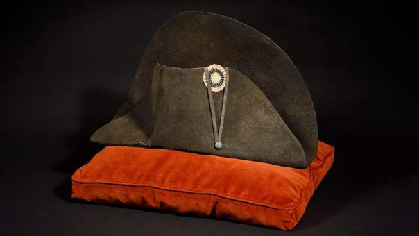 Шляпа императора Наполеона ушла с молотка во Франции за рекордные €1,9 млн