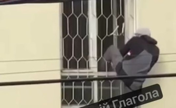 Побег из Шоушенка: в Мукачево через дыру в решетке мужчина сбежал из военкомата