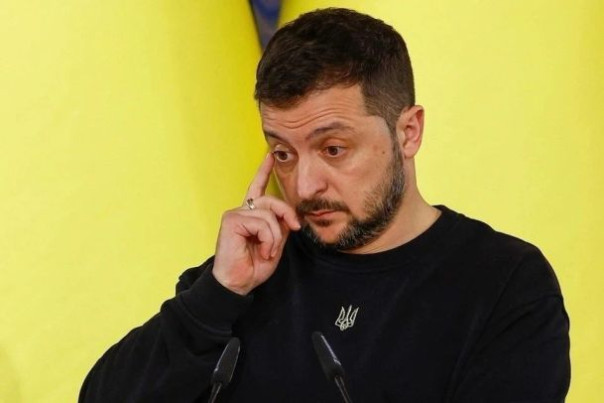 Зеленский в отчаянии цепляется за власть: У него осталось три выхода и все плохие