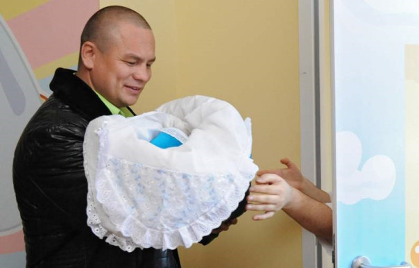 Маша вам не Миша: в РФ хотят обязать называть детей с учётом их пола