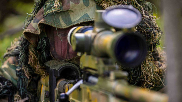 Среди получивших "Золотую звезду" — легендарный снайпер-морпех Ярый