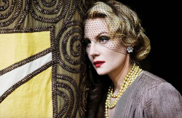 Уральский бренд 12storeez запустил рекламу с Ренатой Литвиновой, после чего в комментариях граждане напихали владельцам полную панамку и даже с горкой