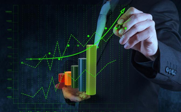 Михаил Делягин: От финансового шторма российские инвестиции спасло правительство Мишустина