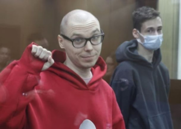 Любителям оскорбительных стихов о Донбассе и российской армии дали по несколько лет колонии