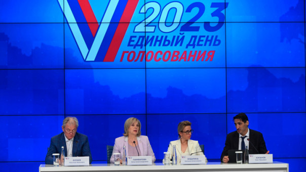 ЦИК получил документы от 14 кандидатов в президенты и утвердил список доверенных лиц Путина на выборах: политики, артисты, спортсмены и сыровар