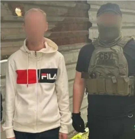 Служба безопасности Украины задержала жителя Львова, который сдал в пункт приёма металлолома бюст Романа Шухевича