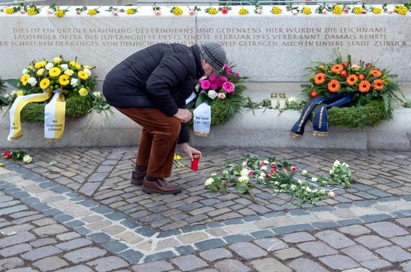 Власти Дрездена объяснили исчезновение мемориальной надписи о бомбардировке города американцами и англичанами