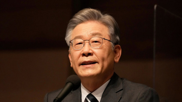 В Южной Корее совершено нападение на лидера главной оппозиционной партии