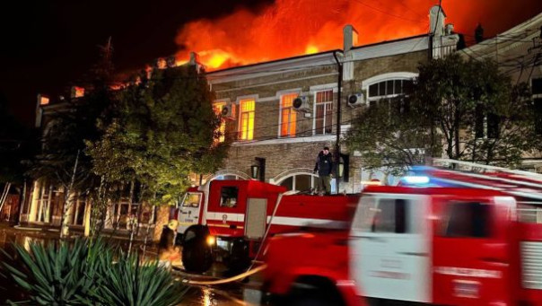 В Абхазии сгорела национальная галерея: огонь уничтожил 4 тысячи экспонатов