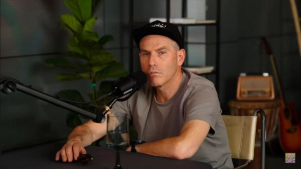 Курьеры больше зарабатывают: комик Шац в Израиле рассчитывает на чаевые