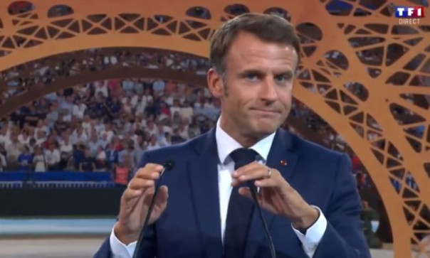 «Раз и без ECOWAS»: три страны Африки послали Францию «куда Макрон телят не гонял»