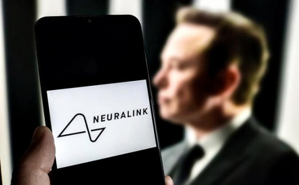 Илон Маск вживил компьютер в мозг человека — не станет ли это началом зомби-апокалисиса?