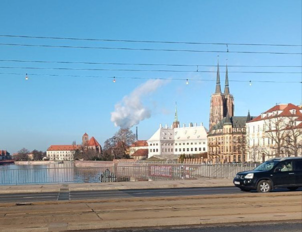 Куда хохла не целуй - всюду жопа...