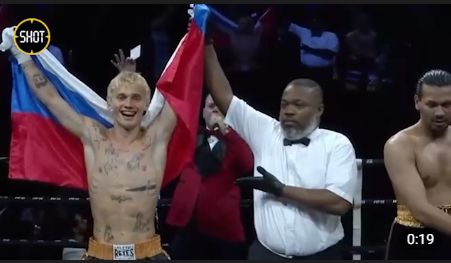 Милохин выиграл свой первый бой по правилам бокса у 31-летнего блогера-миллионника из Индии Амджал Хана