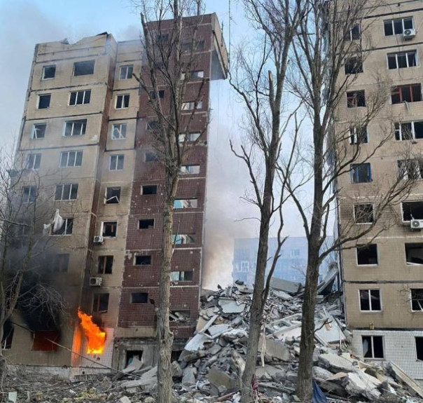 «Новый плацдарм» ВСУ в Крынках и продвижение ВС РФ в Авдеевке: обстановка на фронте на 2 февраля | Подборка видео