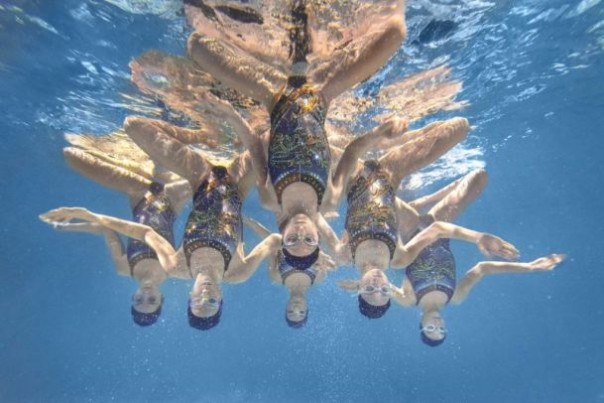 Синхронное плавание в Москве для взрослых: начни в 18 и старше