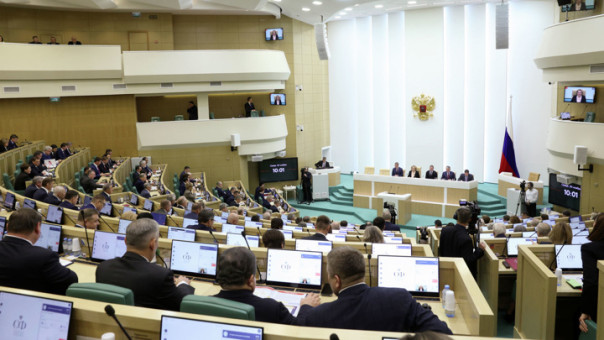 Совет Федерации одобрил закон, позволяющий командирам арестовывать военнослужащих за грубые дисциплинарные нарушения