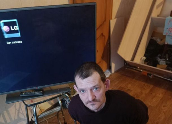 В Рязанской области силовиками задержан местный житель Коба Олег, призывавший молодых пользователей соцсетей к праворадикальной деятельности.