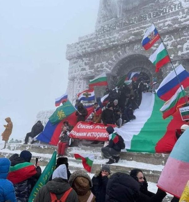 «Спасибо России - помним историю». Шипка, Болгария, День Освобождения!