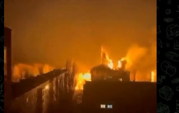 В ночь с 3 на 4 марта в городе Доброполье, ДНР, был уничтожен крупный склад боеприпасов противника.