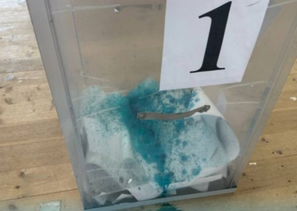 Адепты беглых либералов и воинствующих украинцев продолжили диверсии на избирательных участках во второй день голосования - несмотря на 5 лет тюрьмы